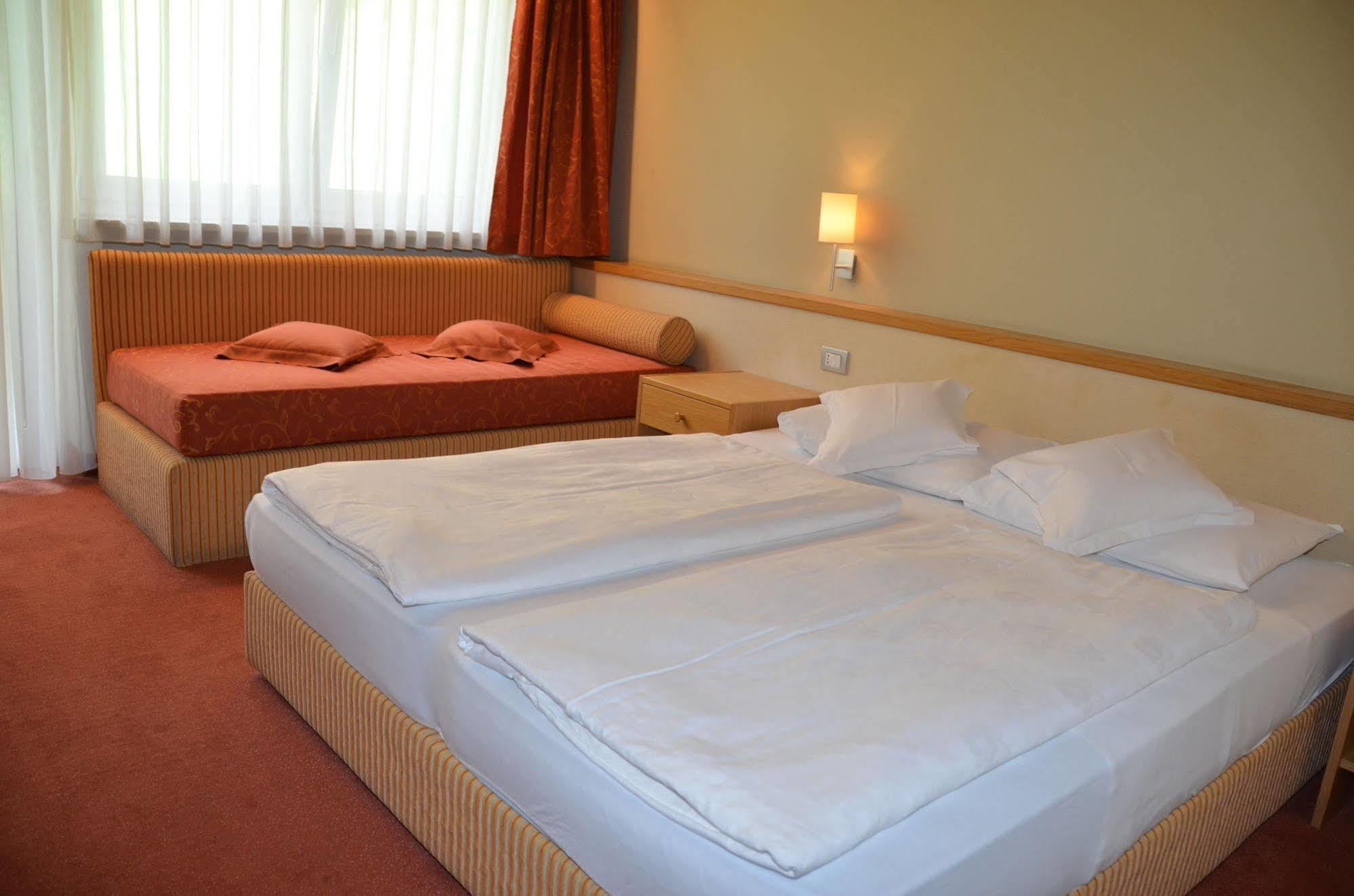 Hotel Taufers Molini di Tures Bagian luar foto