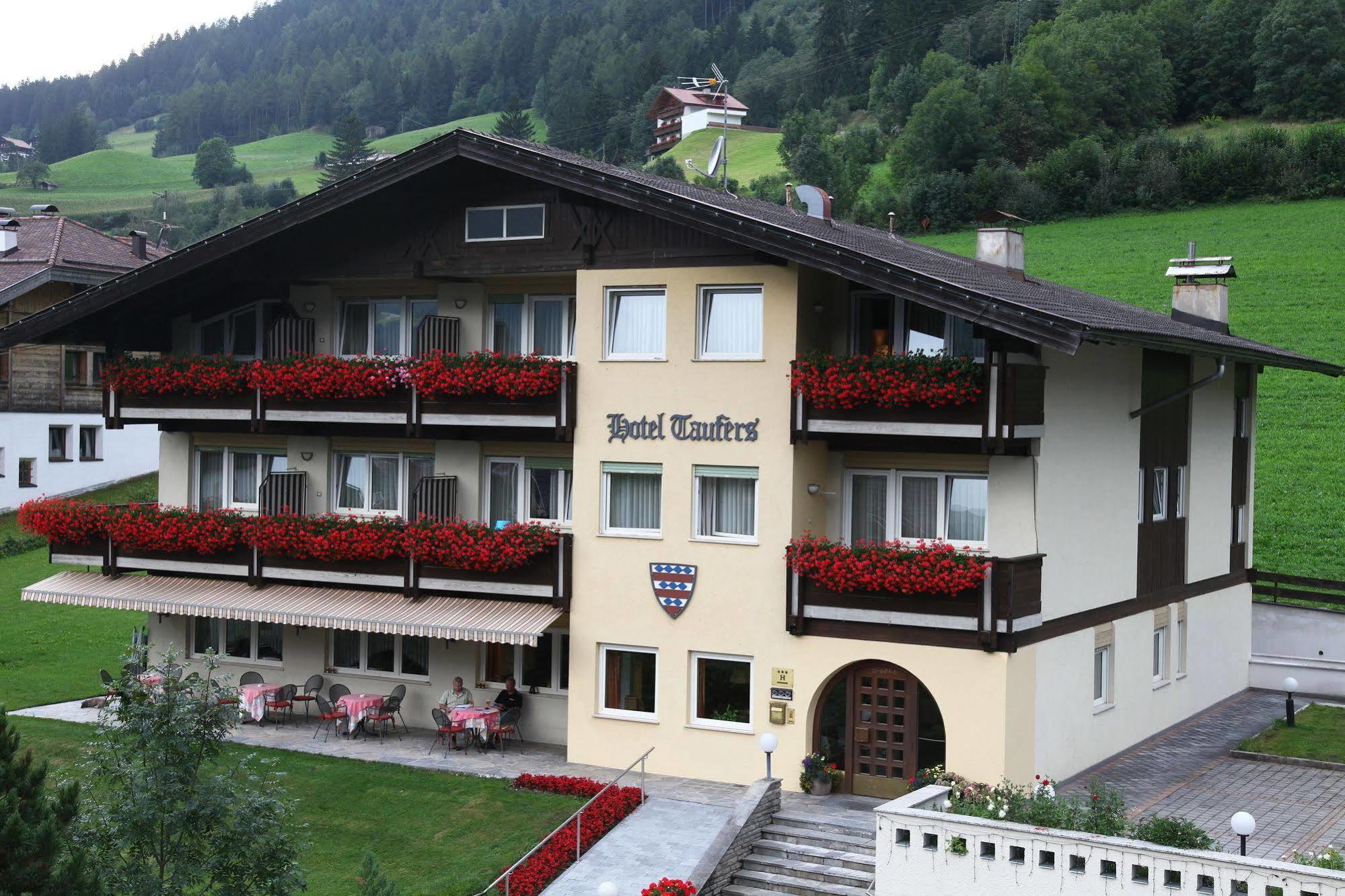 Hotel Taufers Molini di Tures Bagian luar foto